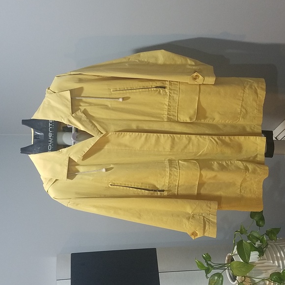 Burberry Vintage Jacket - Picture 2 of 16